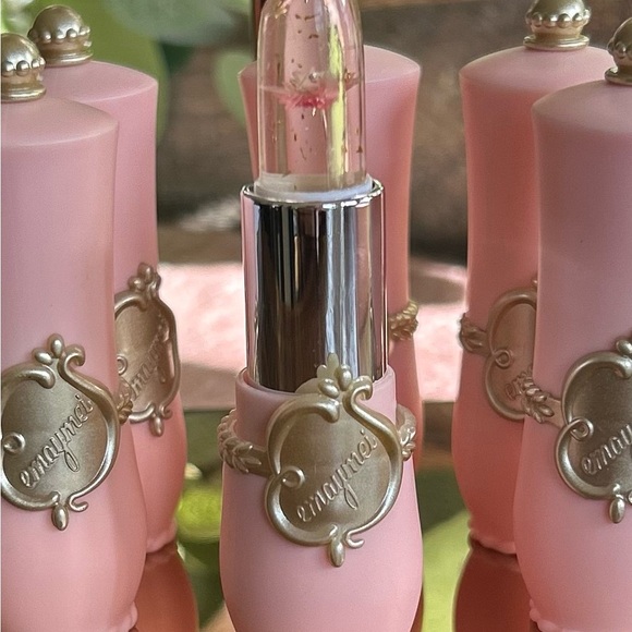 Lipstick Temperature Changing - Picture 2 of 10